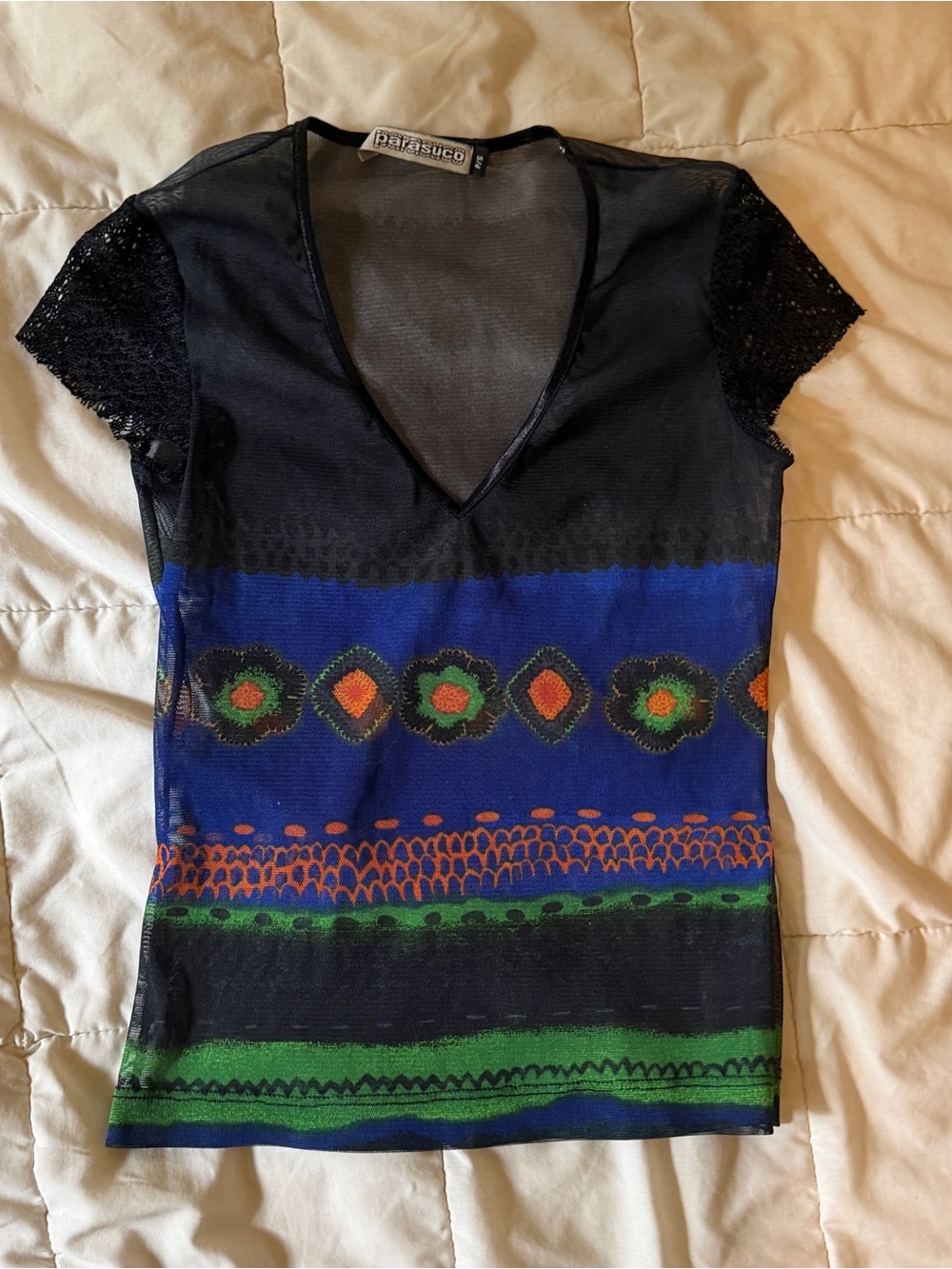Vintage Parasuco 90s Women's Black V-Neck Short Sleeve Patterned Top size Small
